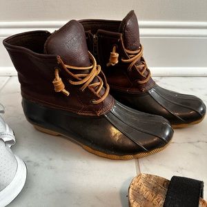 Sherry duck boots 9
